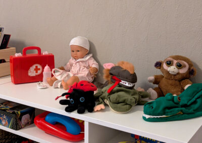 Baby- und Stoffpuppen fürs Rolenspiel.